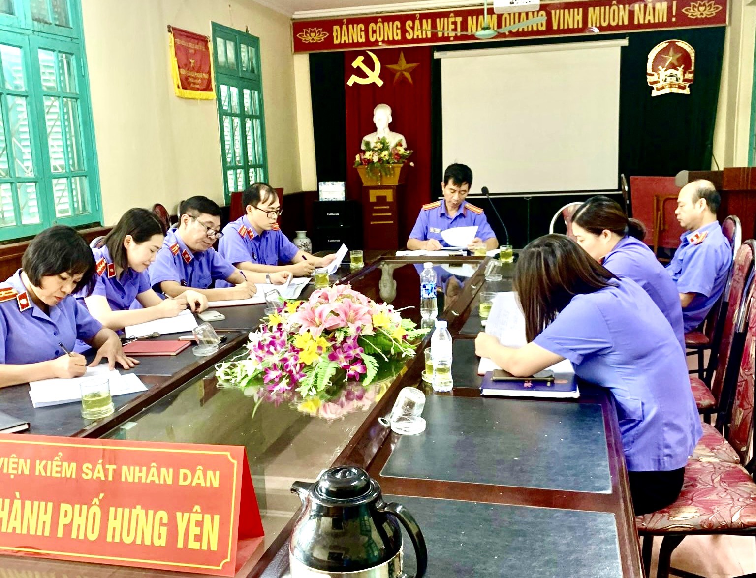 VIỆN KIỂM SÁT NHÂN DÂN THÀNH PHỐ HƯNG YÊN HỌC VÀ LÀM THEO BÁC