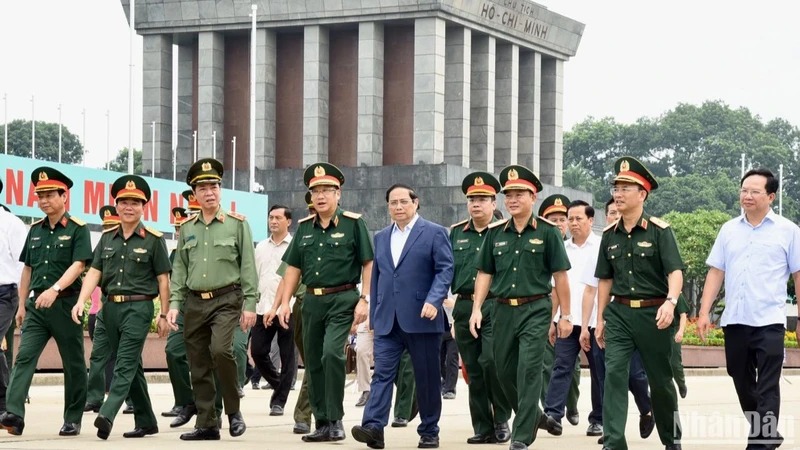Thủ tướng Phạm Minh Chính làm việc với Ban Quản lý Lăng Chủ tịch Hồ Chí Minh