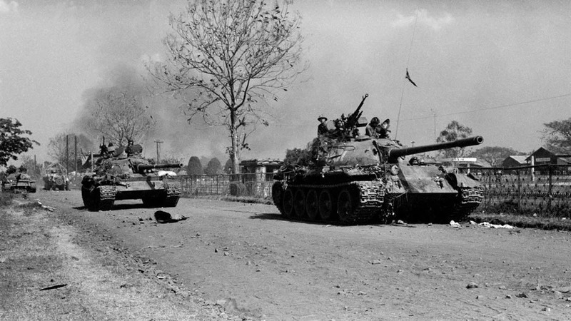 Ngày 17/3/1975: Ta chiếm sở chỉ huy Trung đoàn 53 của địch ở Buôn Ma Thuột, giải phóng thị xã Kon Tum và Pleiku