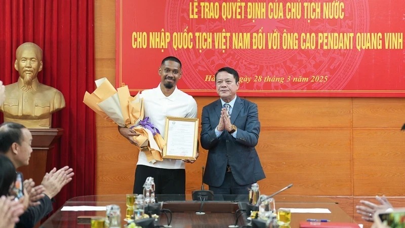Mở rộng cơ hội nhập tịch, giữ vững lợi ích quốc gia