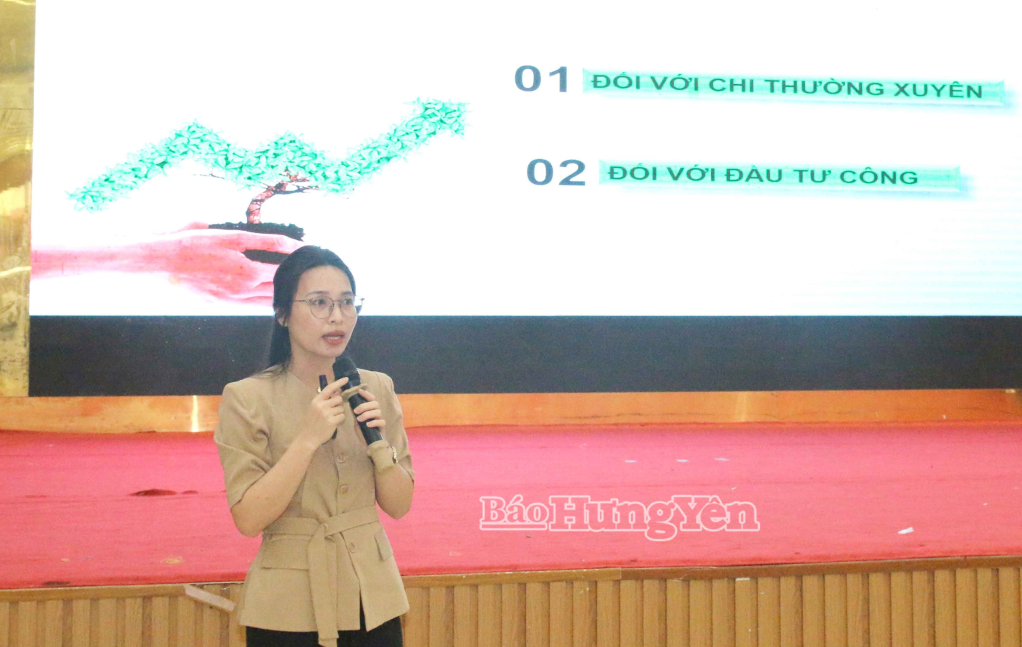 Gần 200 cán bộ tham gia bồi dưỡng kiến thức chuyển đổi số