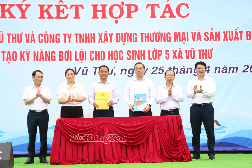 Xã Vũ Thư: Gần 800 học sinh lớp 5 sẽ được dạy bơi miễn phí