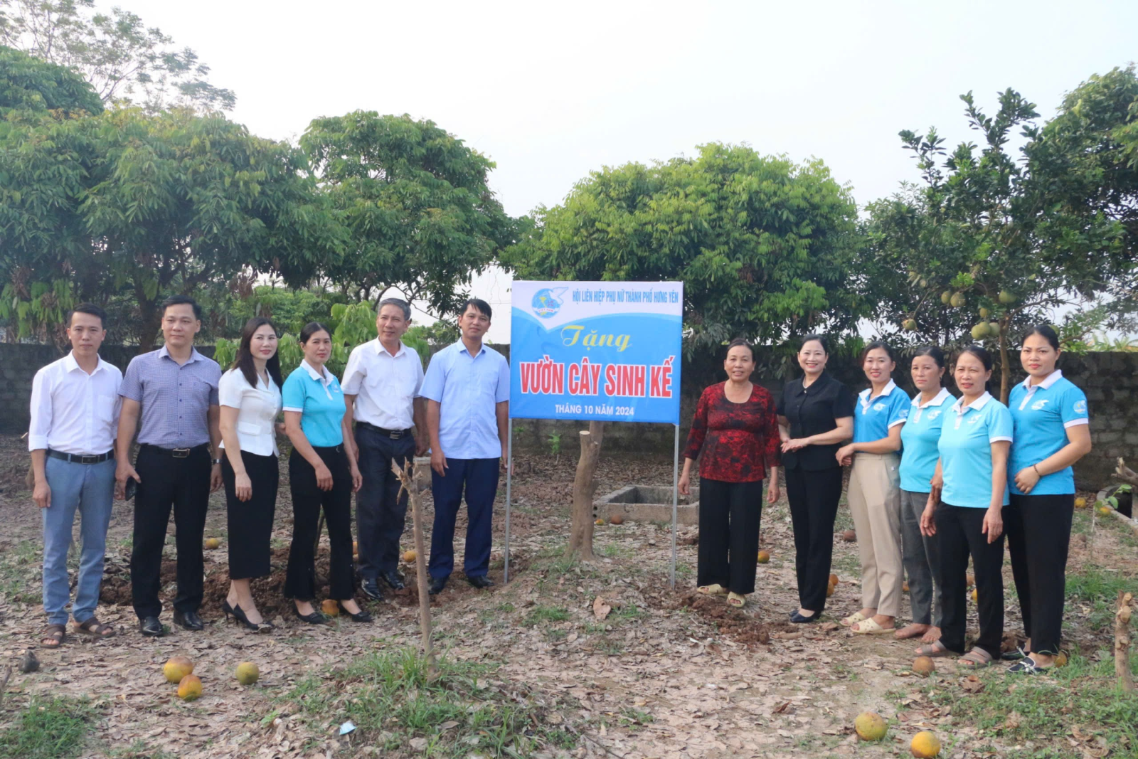 Hội LHPN thành phố  - Trao tặng vườn cây sinh kế