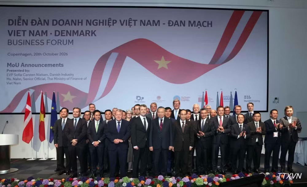 Tổng Bí thư, Chủ tịch nước Tô Lâm chứng kiến trao văn kiện hợp tác Việt Nam-Đan Mạch