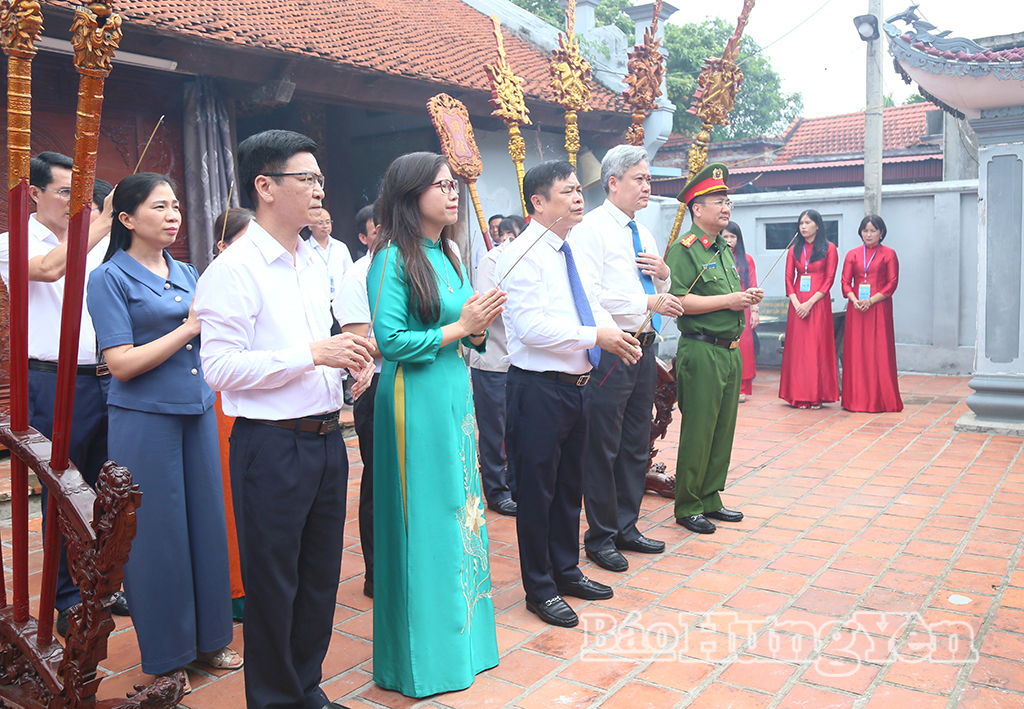 Dâng hương tưởng niệm Danh nhân văn hóa Lê Quý Đôn