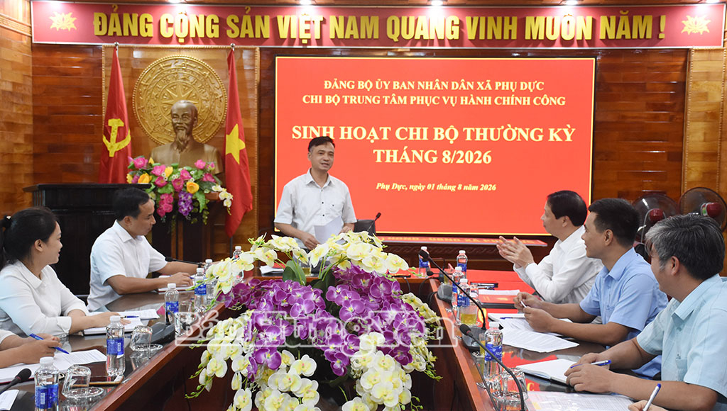 Chi bộ Trung tâm Phục vụ hành chính công xã Phụ Dực: Nỗ lực để phục vụ người dân, doanh nghiệp tốt hơn