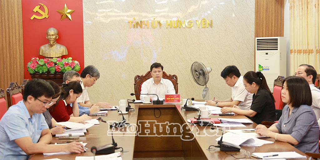 Lấy ý kiến về việc kiểm điểm và đánh giá, xếp loại chất lượng đối với tập thể, cá nhân trong hệ thống chính trị