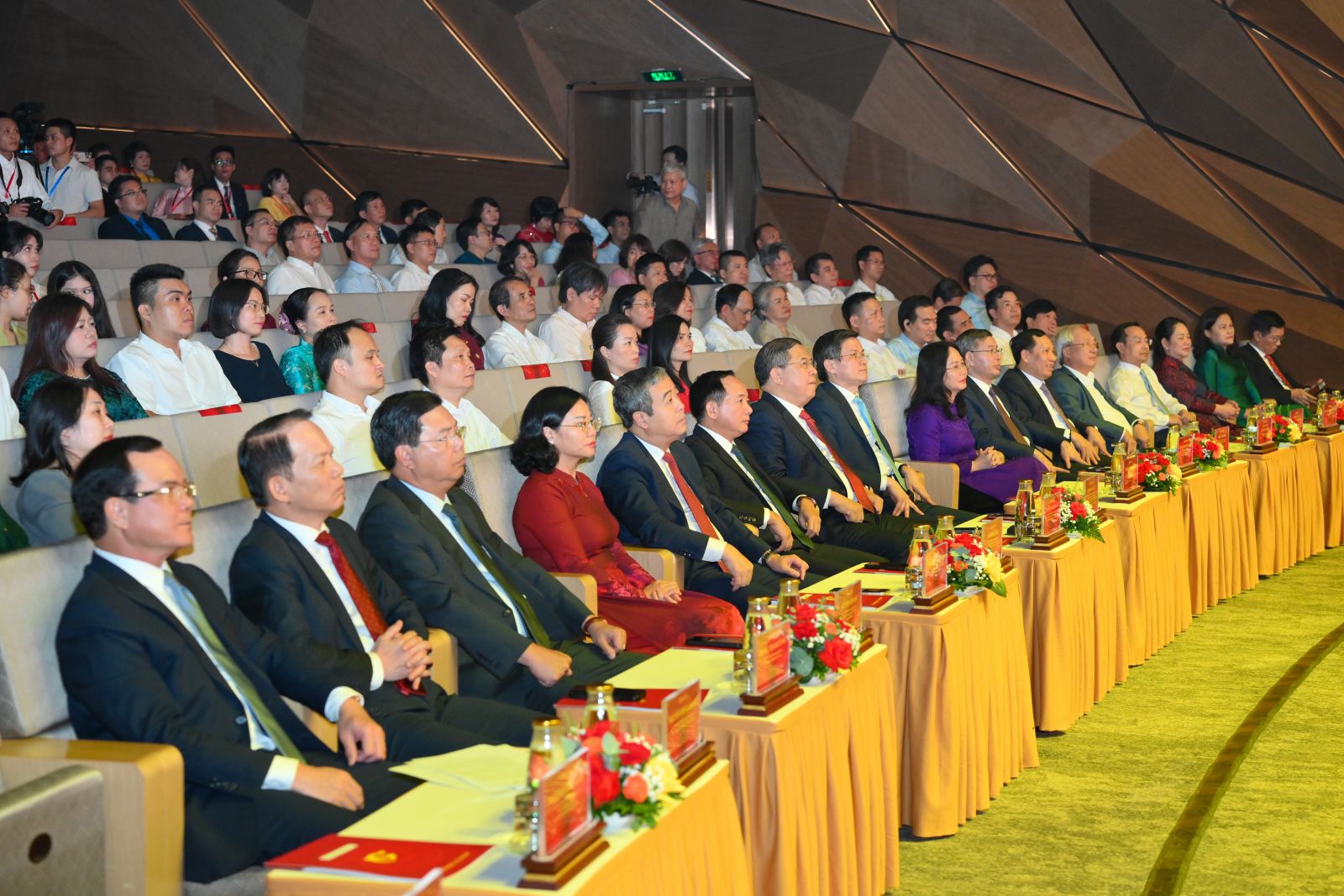 Đảng bộ Chính phủ trao giải Cuộc thi chính luận về bảo vệ nền tảng tư tưởng của Đảng lần thứ 2
