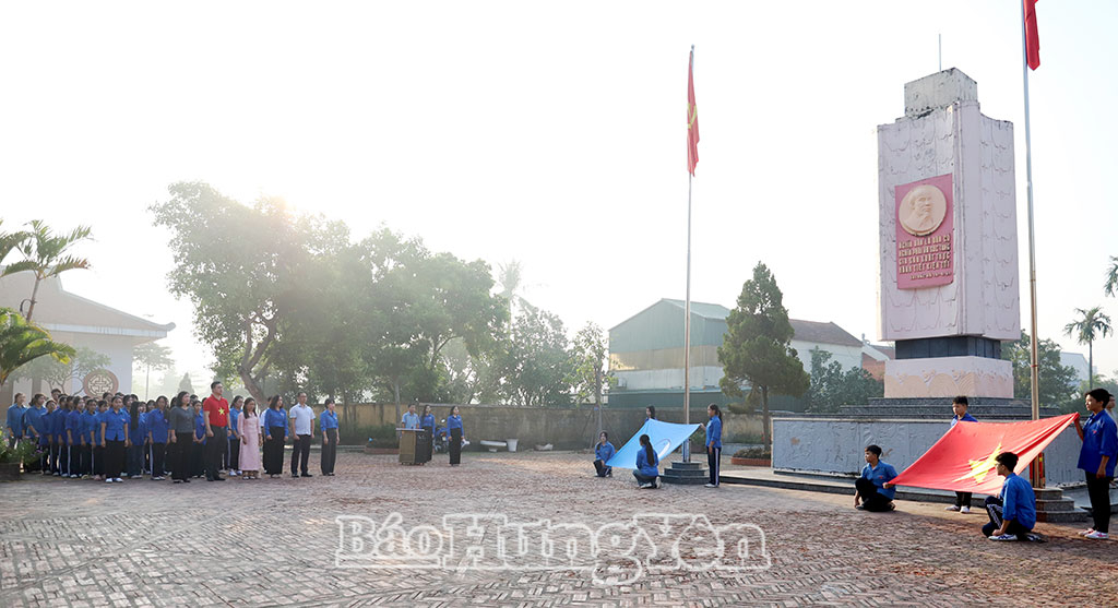 Hội Liên hiệp Thanh niên Việt Nam tỉnh tổ chức điểm Lễ chào cờ cấp tỉnh