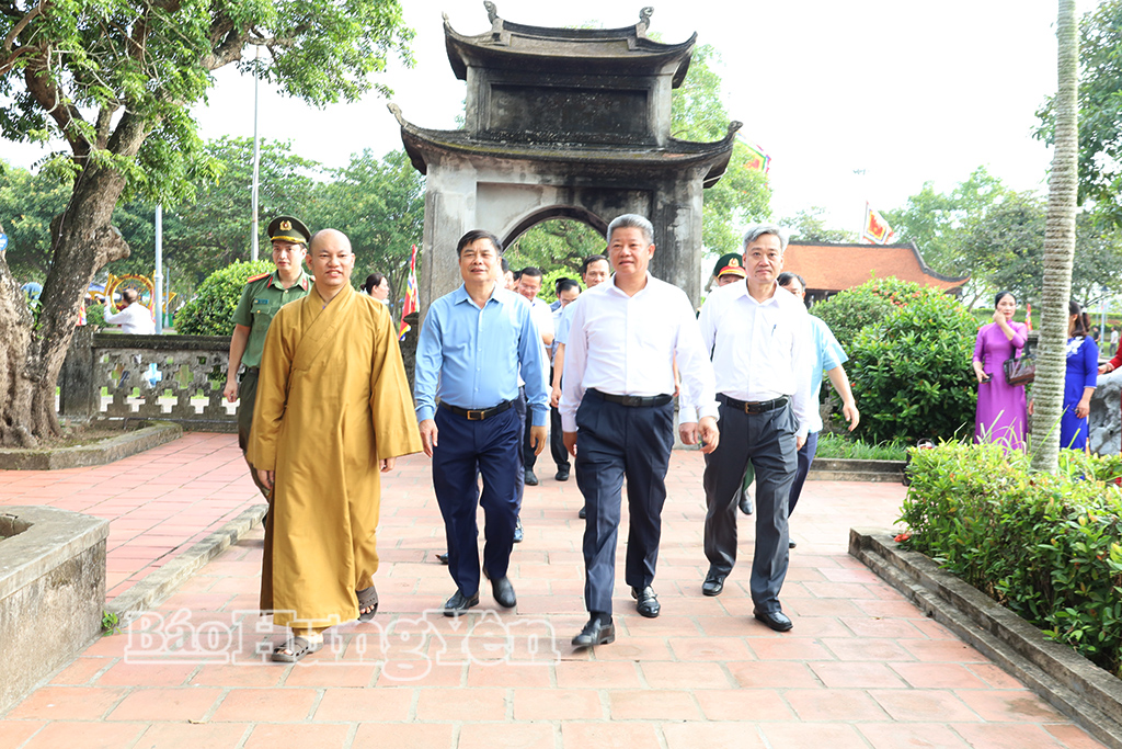 Đồng chí Nguyễn Mạnh Quyền, Phó Bí thư Tỉnh ủy, Chủ tịch UBND tỉnh kiểm tra công tác tổ chức lễ hội chùa Keo mùa Thu năm 2026