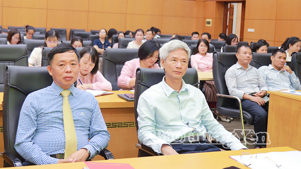 Khai giảng lớp bồi dưỡng kiến thức, kỹ năng quản lý nhà nước
