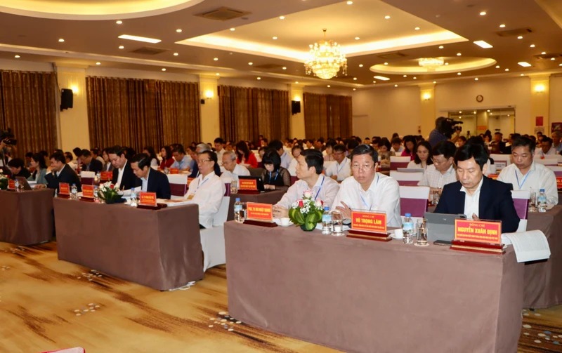 Xây dựng chính sách và chương trình ứng phó với quá trình già hóa dân số nhanh tại Việt Nam