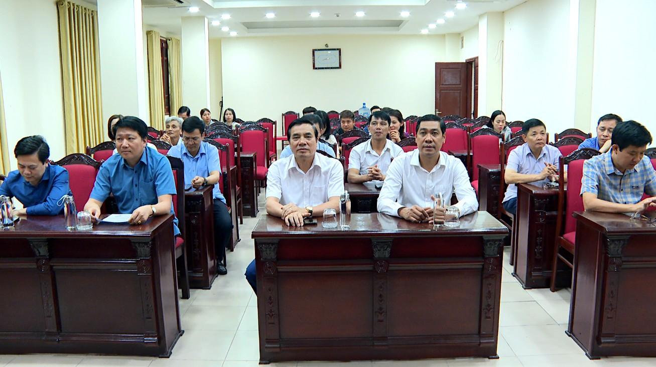 Thành ủy Hưng Yên  Công bố Quyết định thành lập chi bộ Công ty TNHH kỹ nghệ Hồng Quang