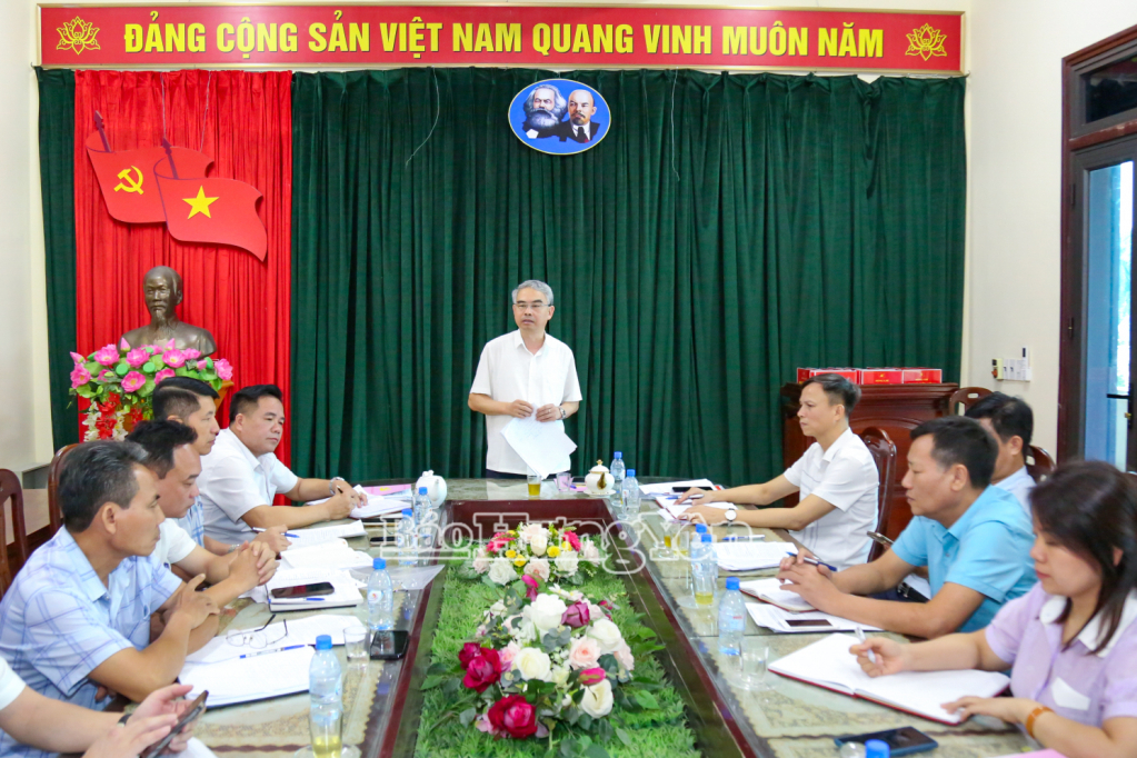 Kiểm tra công tác tổ chức đại hội Đảng và triển khai vận hành chính quyền địa phương 2 cấp tại xã Lê Lợi   