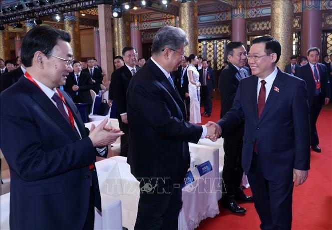 Chủ tịch Quốc hội dự Tọa đàm về Cải cách doanh nghiệp nhà nước và quản lý vốn