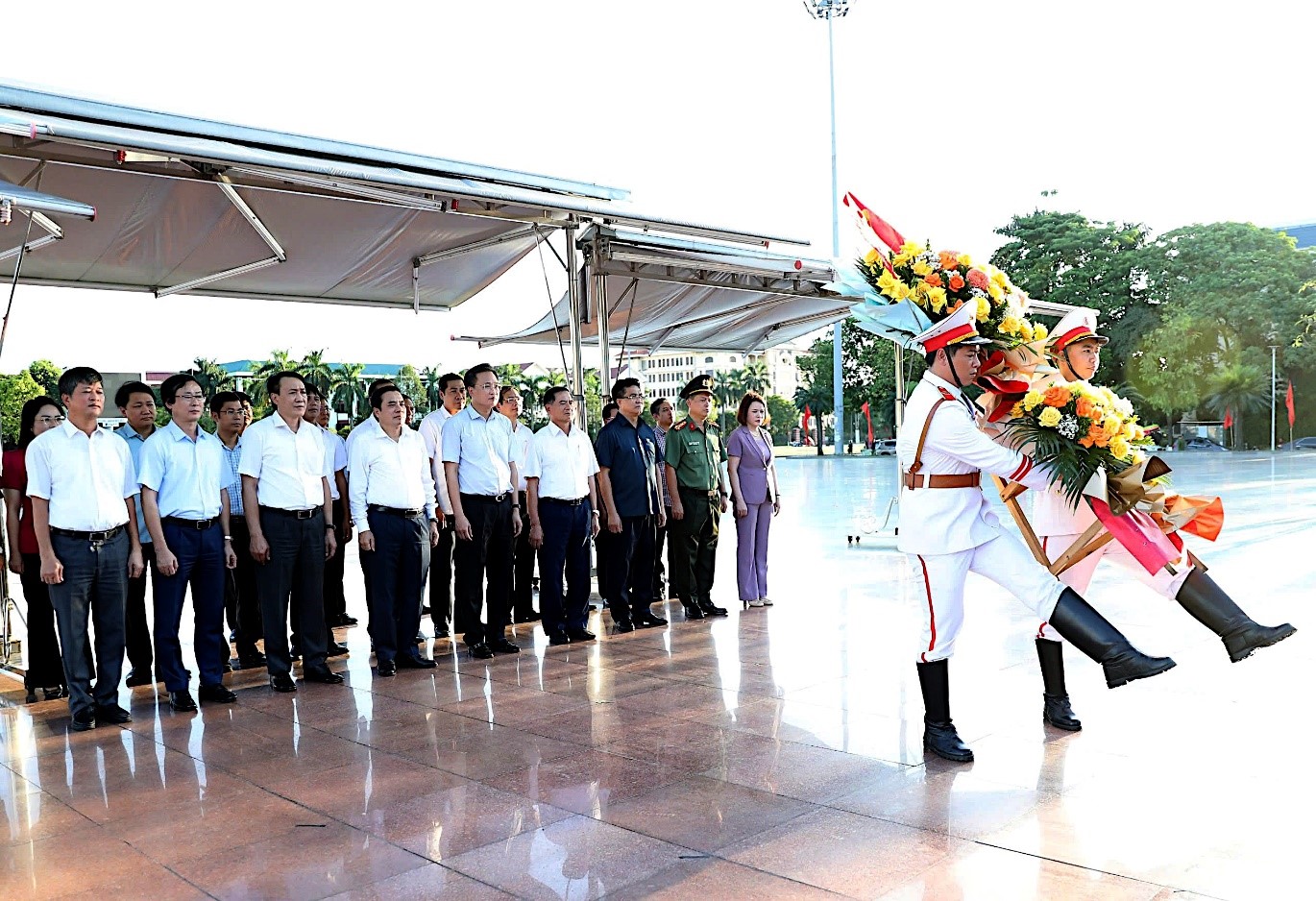 LỄ DÂNG HƯƠNG, DÂNG HOA NHÂN KỶ NIỆM 79 NĂM NGÀY QUỐC KHÁNH NƯỚC CỘNG HÒA XÃ HỘI CHỦ NGHĨA VIỆT NAM