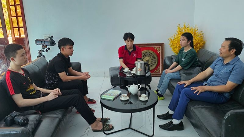 Tạo nguồn, phát triển đảng trong học sinh