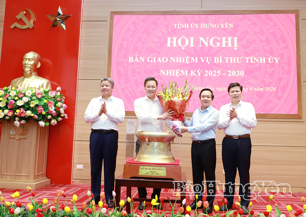 Bàn giao nhiệm vụ Bí thư Tỉnh ủy Hưng Yên nhiệm kỳ 2025 - 2030