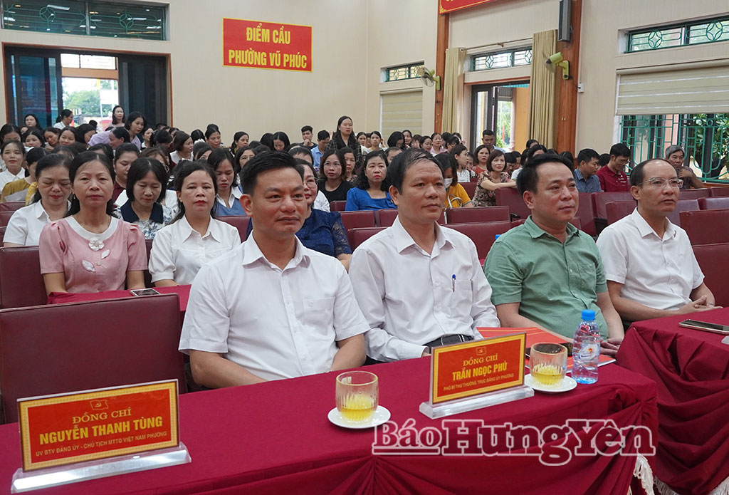 Phường Vũ Phúc: Bồi dưỡng, tập huấn lý luận chính trị hè năm 2026 cho đội ngũ giáo viên