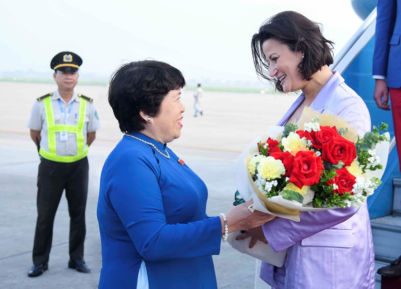 Chủ tịch Thượng viện Bỉ đến Hà Nội, bắt đầu thăm chính thức Việt Nam
