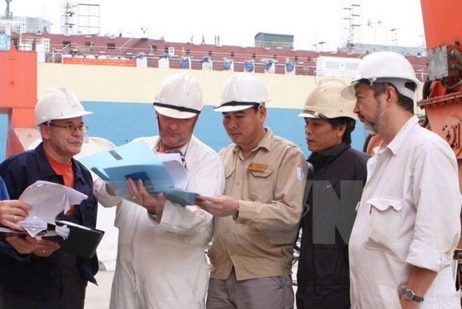 Từ ngày 7/8, lao động nước ngoài lĩnh vực đổi mới sáng tạo, chuyển đổi số được miễn giấy phép lao động