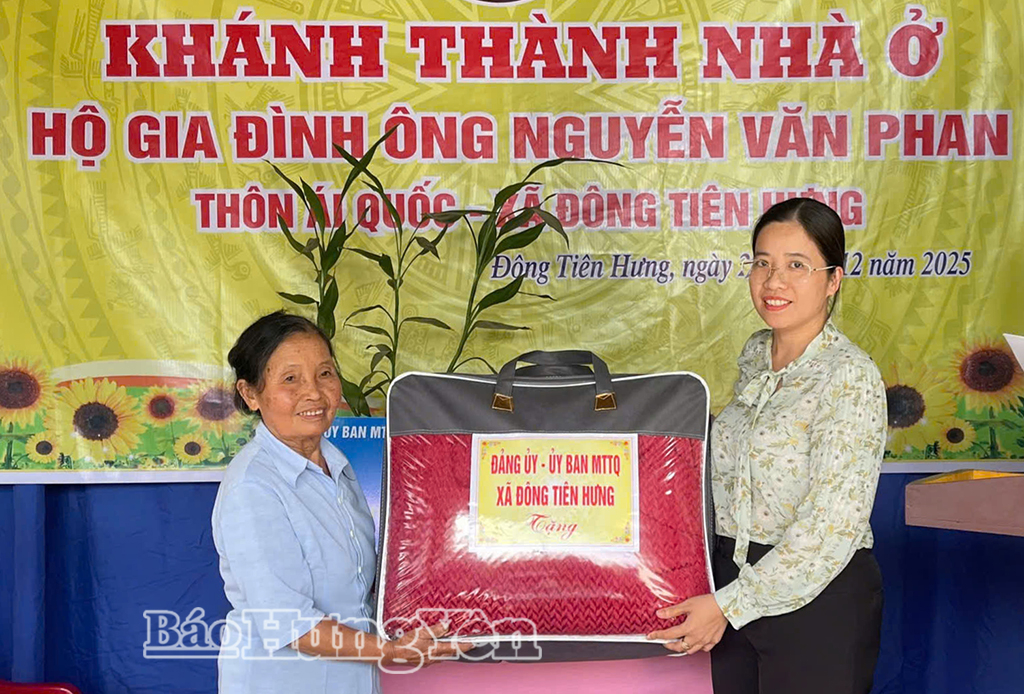 Khánh thành, bàn giao nhà Đại đoàn kết tại xã Đông Tiên Hưng