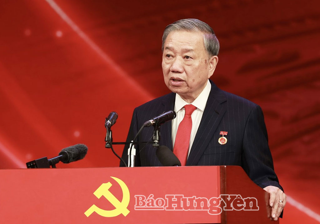 Tuyên dương 96 bí thư chi bộ xuất sắc và trao Giải Búa liềm vàng lần thứ X