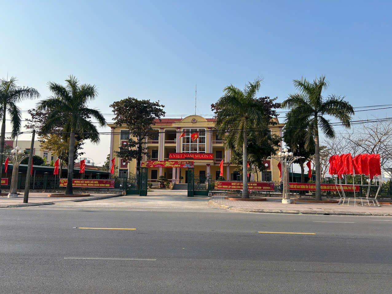 Hưng Yên rực rỡ cờ hoa chào mừng Đại hội đại biểu toàn quốc lần thứ XIV của Đảng