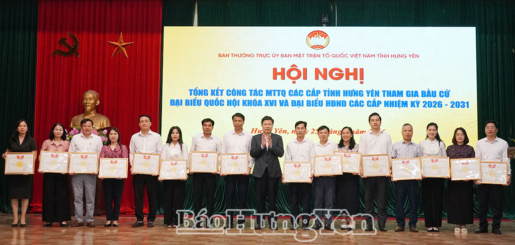 47 tập thể, cá nhân có thành tích xuất sắc trong công tác bầu cử được tặng Bằng khen của Ủy ban MTTQ Việt Nam tỉnh