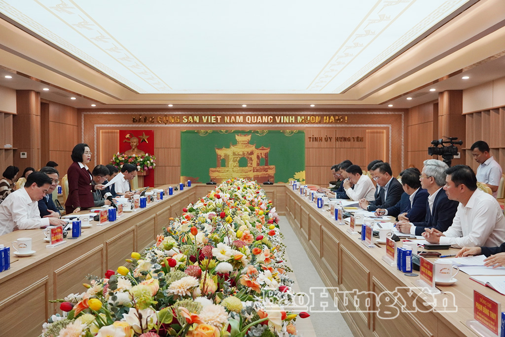 Phó Chủ tịch Quốc hội Nguyễn Thị Thanh giám sát, kiểm tra công tác bầu cử tại Hưng Yên