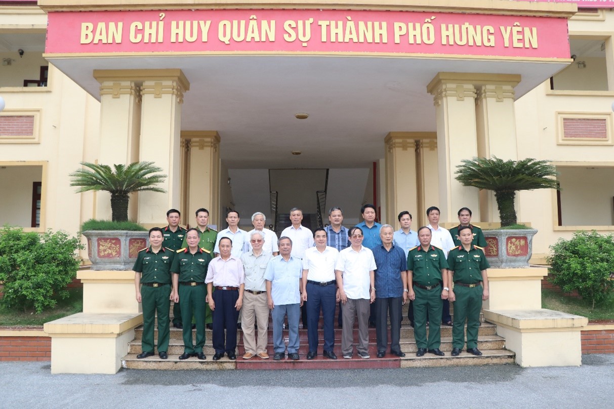 HỘI THẢO CUỐN LỊCH SỬ ĐẢNG BỘ QUÂN SỰ THÀNH PHỐ HƯNG YÊN GIAI ĐOẠN 1947 - 2025