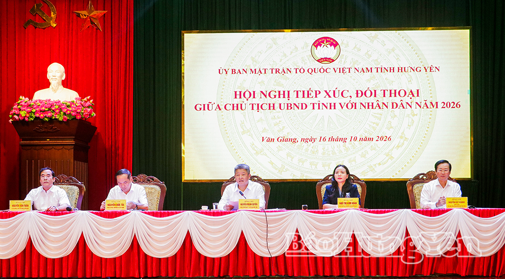 Đồng chí Nguyễn Mạnh Quyền, Phó Bí thư Tỉnh ủy, Chủ tịch UBND tỉnh tiếp xúc, đối thoại với Nhân dân