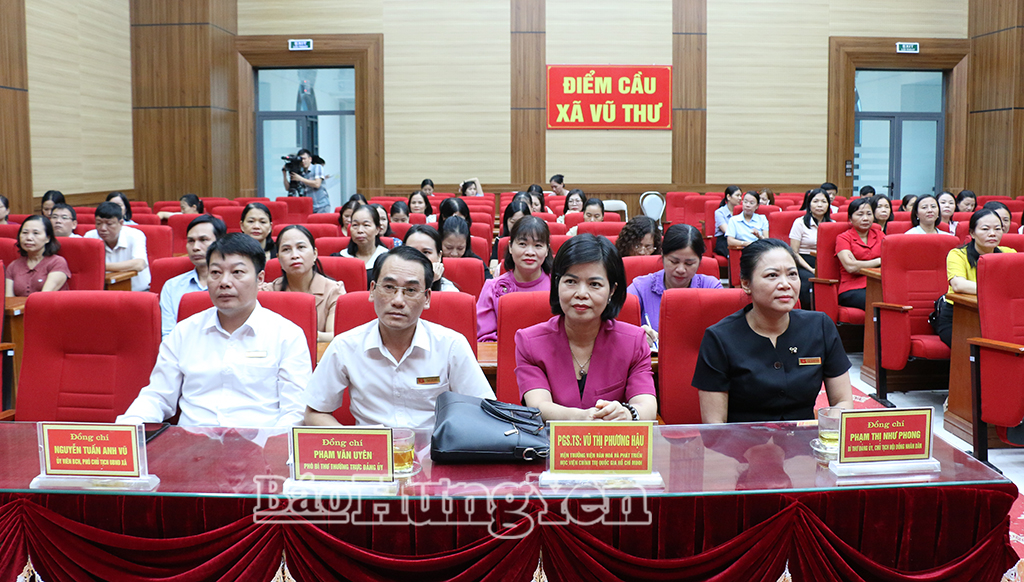 Xã Vũ Thư: Bồi dưỡng chính trị cho giáo viên năm 2026