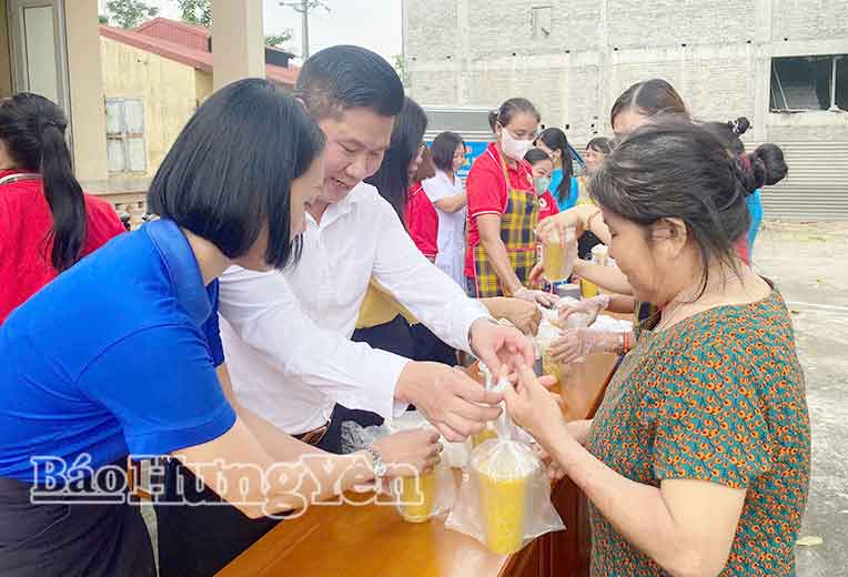 “Nồi cháo nhân ái” ấm áp nghĩa tình