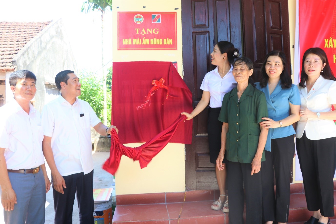 KHÁNH THÀNH NHÀ MÁI ẤM NÔNG DÂN CHO HỘI VIÊN NÔNG DÂN XÃ TÂN HƯNG CÓ HOÀN CẢNH ĐẶC BIỆT KHÓ KHĂN