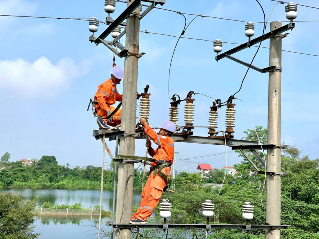 Nâng cao chất lượng tiêu chí điện trong xây dựng nông thôn mới