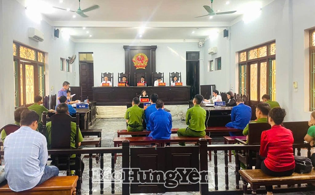 30 năm tù cho nhóm đối tượng “Giăng bẫy” đổi tiền, cướp 8 tỷ đồng tại khu đô thị Ecopark (Văn Giang)