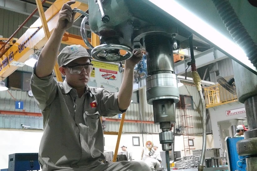 Đẩy mạnh sản xuất công nghiệp, tạo động lực cho phát triển kinh tế 2 con số