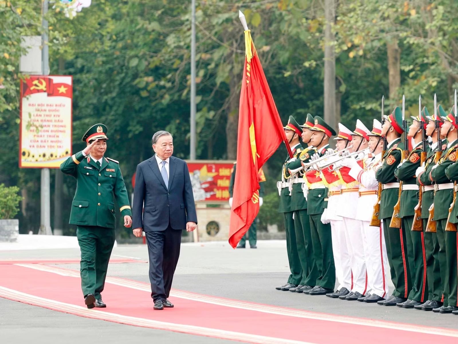 Xây dựng lực lượng vũ trang Quân khu 1 vững mạnh toàn diện, đáp ứng yêu cầu mới