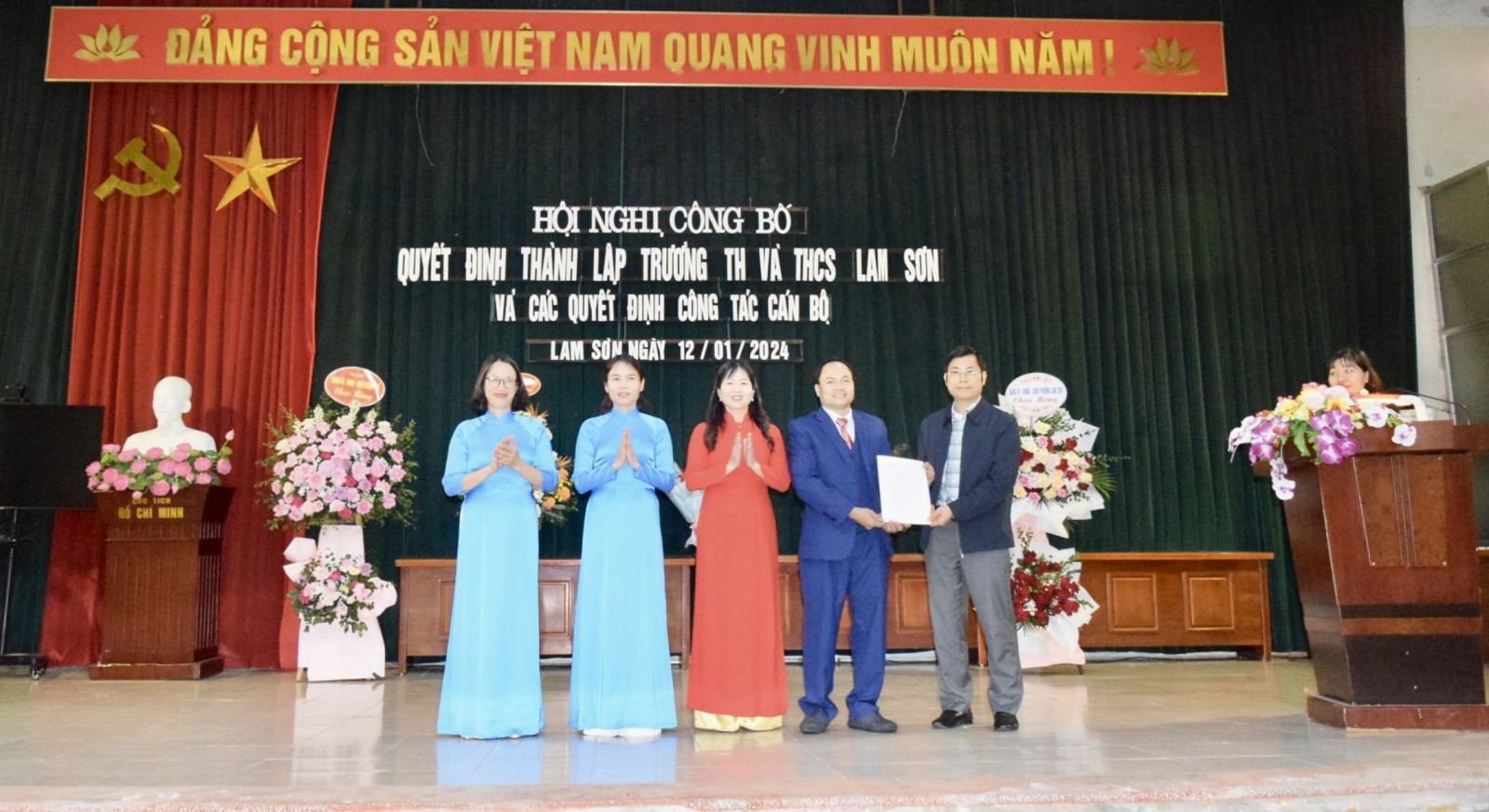 Công bố Quyết định thành lập Trường Tiểu học và Trung học cơ sở Lam Sơn (TPHY)