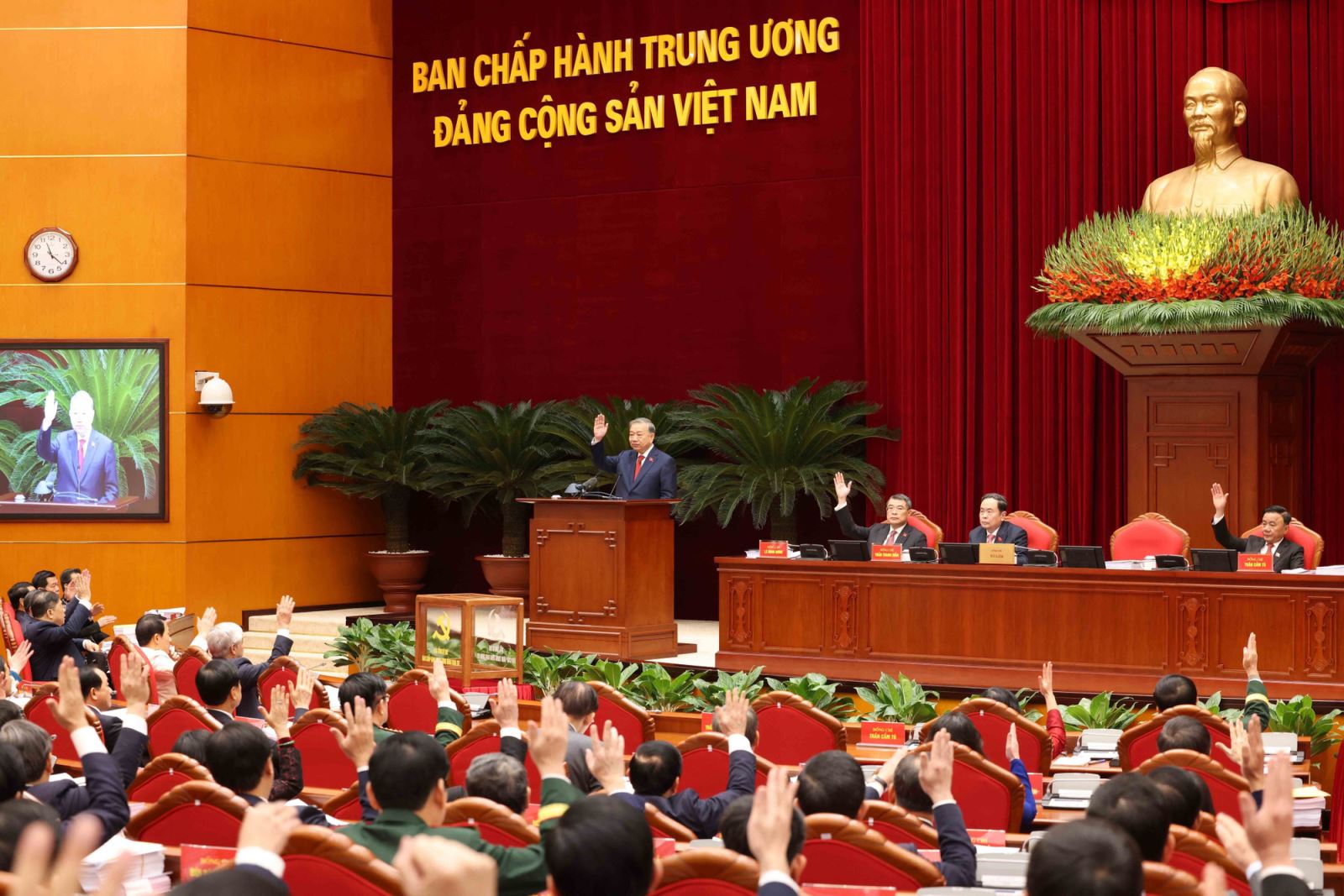 Danh sách Bộ Chính trị, Ban Bí thư Ban Chấp hành Trung ương Đảng khóa XIV