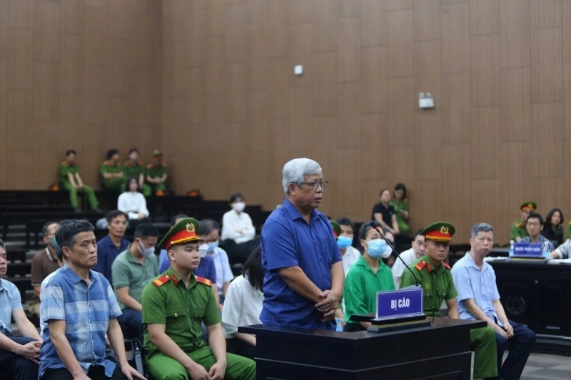 Cựu Thứ trưởng Bộ Tài nguyên và Môi trường cùng 26 bị cáo hầu tòa vụ đất hiếm