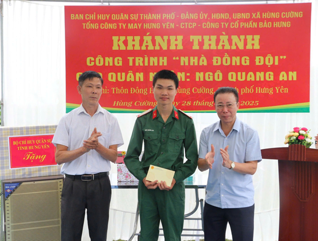 Khánh thành, bàn giao công trình “Nhà đồng đội”